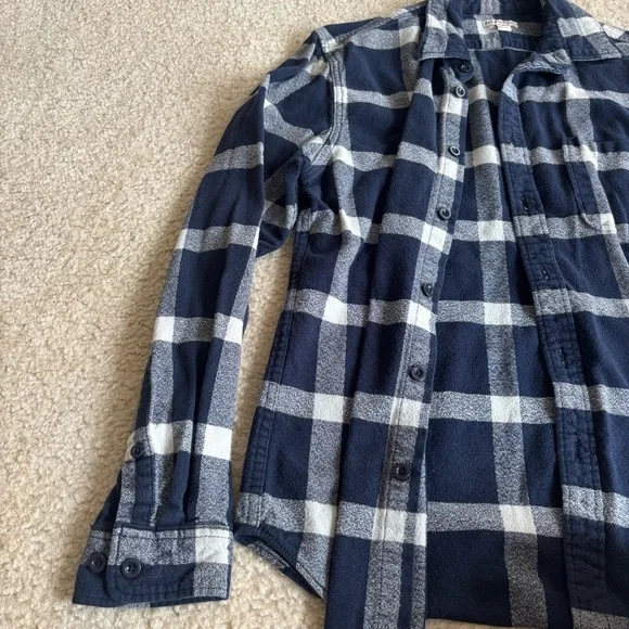 Dark Blue and White Long Sleeve Button-Up Flannel - Picture 5 of 11